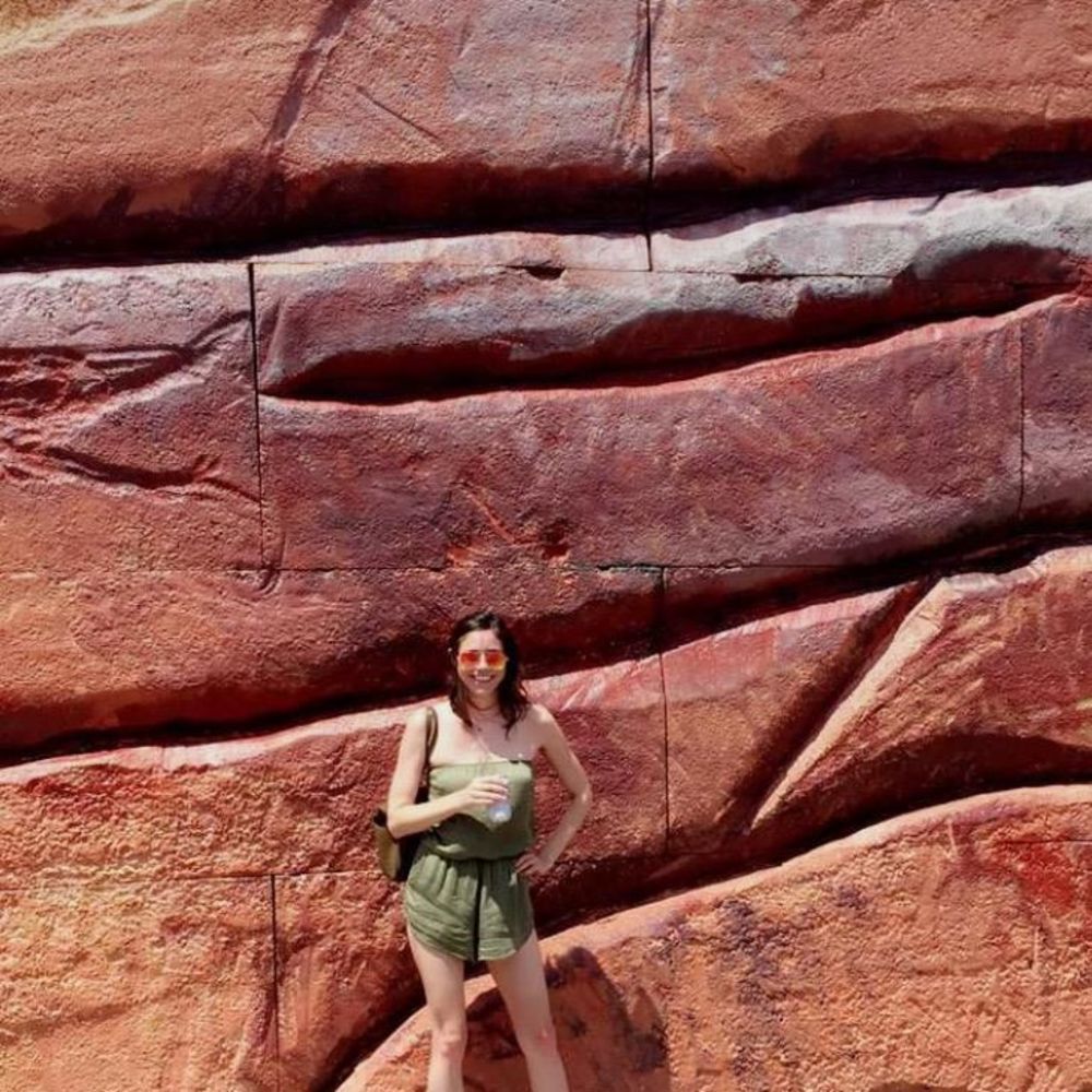 Meet your Posher, Lauren